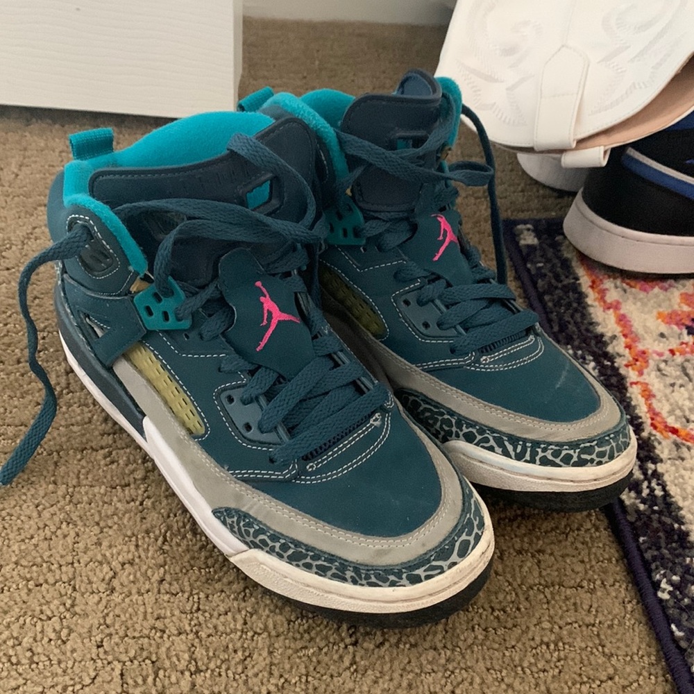 Jordan 4's